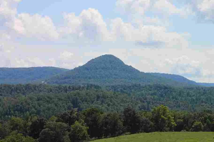 Round Top Mountain Trail Near Jasper,Buffalo River
